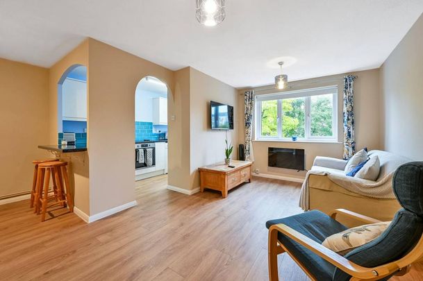 1 bedroom flat to rent - Photo 1