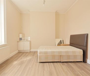 4 bedroom Student Maisonette to rent in High Street, Gosforth, Newc... - Photo 5