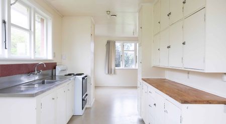 Brighton Crescent - Two Bedrooms - Photo 3