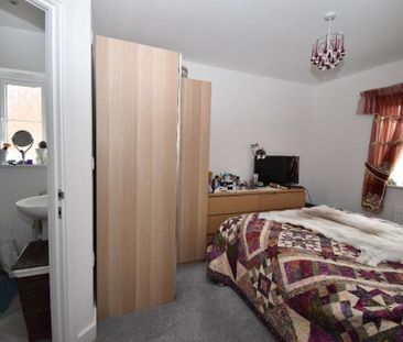 3 bedroom semi-detached house to rent - Photo 4