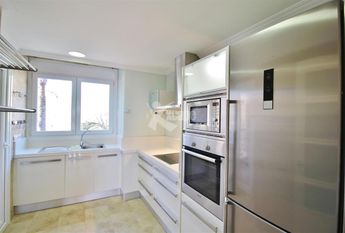 Luxury 2 bedrooms Penthouse Duplex for rent in Nueva Andalucia