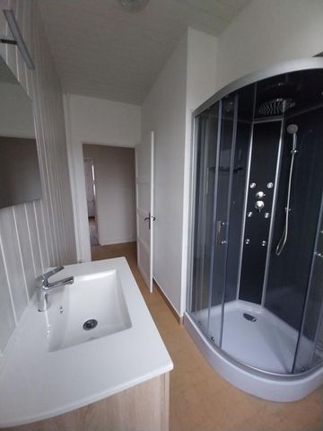 Location Appartement 3 pièces 66m² LE CREUSOT 71200 - Photo 5