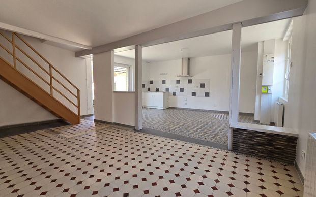 Maison à louer 2 pièces • 92 m2 Tourny - Photo 1