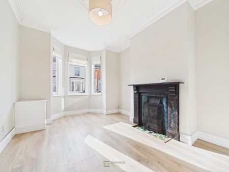 3 bedroom end of terrace house to rent - Photo 3