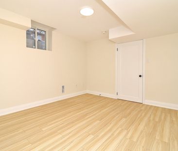 For Lease - 373 CREEK PATH Avenue, Oakville, Ontario - Photo 3