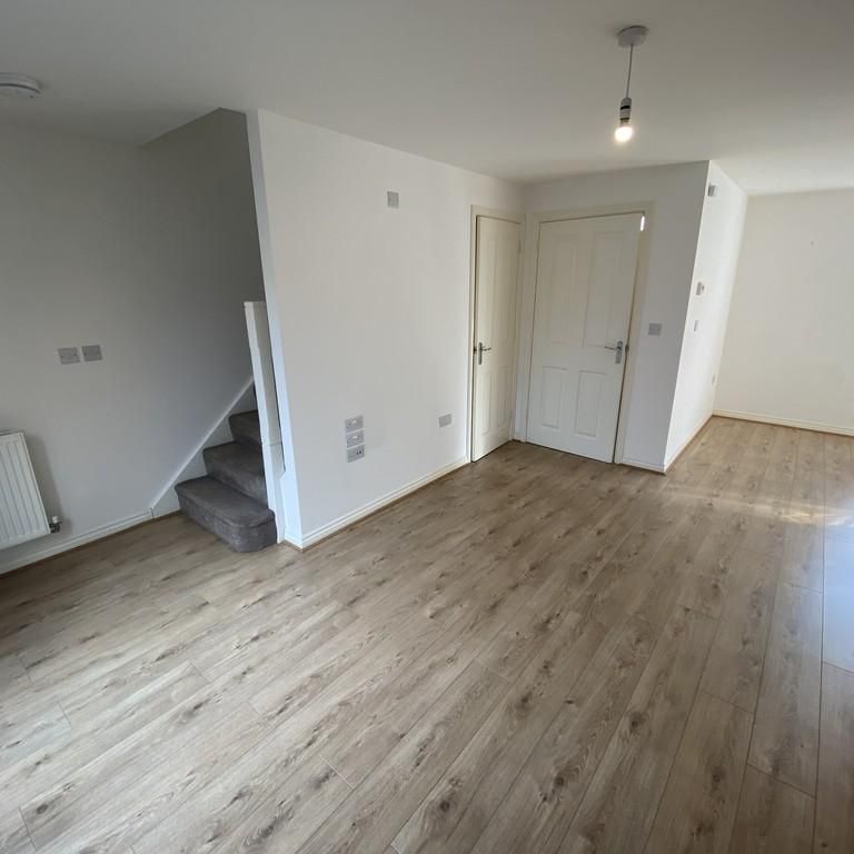 2 bedroom semi-detached house to rent - Photo 1