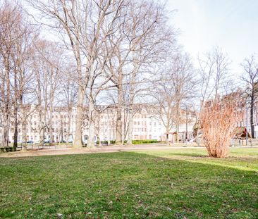 Schicker Neubau mit Aufzug, großem Balkon, Einbauküche und Stellpla... - Foto 2