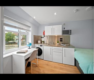 Studio Flat, Long Drive, W3 - Photo 1