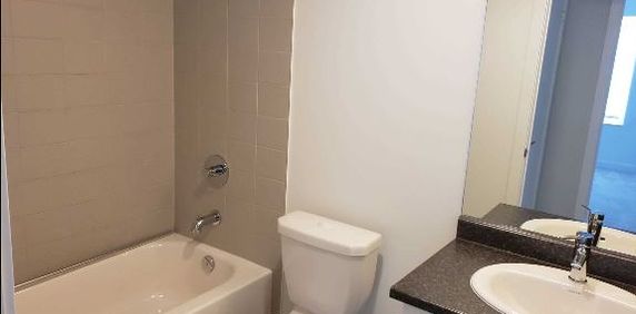 Junction Condo for Professional - Photo 2