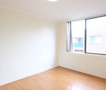 Bright & spacious 2-bedroom apartment - Photo 3