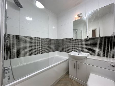 Rusham Road, Egham, Surrey, TW20 9LS - Photo 5