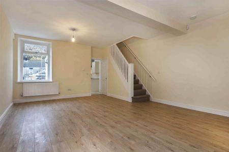 3 bedroom terraced house to rent - Photo 2