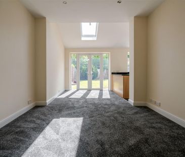 3 bedroom House To Let - Photo 5