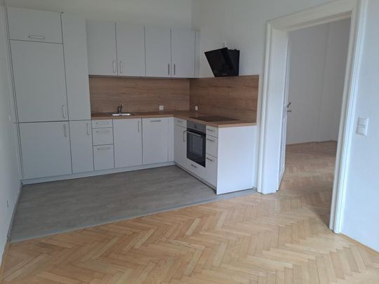 Urfahr Hauptstraße! Schöne 2 Zimmer-Wohnung mit Küche ohne Ablöse ! - Photo 1