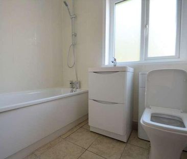 Marlborough Road, Ashford, TW15 - Photo 3