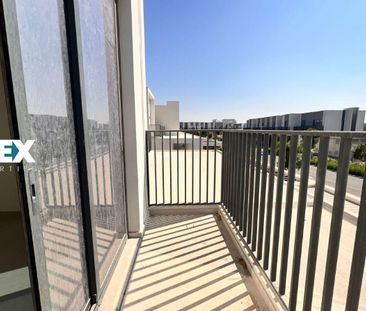 3 Bed Villa | Opposite to Pool | Landscaped - Photo 2