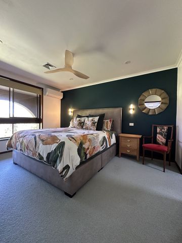 Fully furnished refined elegance with exceptional outlook. 1 Year lease only - Photo 4