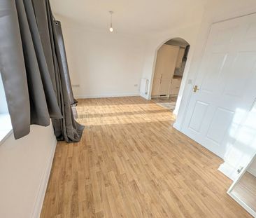 Town house to rent on - Photo 3