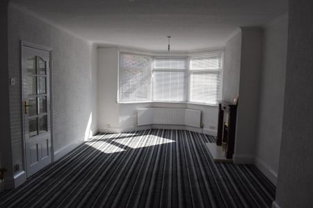 3 bedroom semi-detached house to rent - Photo 2