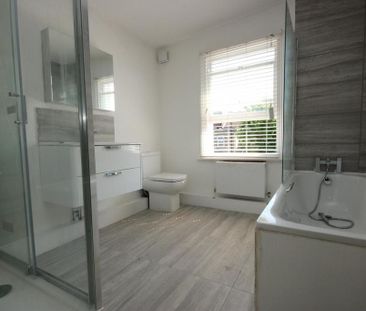 4 bedroom flat to rent - Photo 3