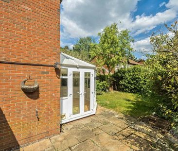 3 bedroom semi-detached house to rent - Photo 4