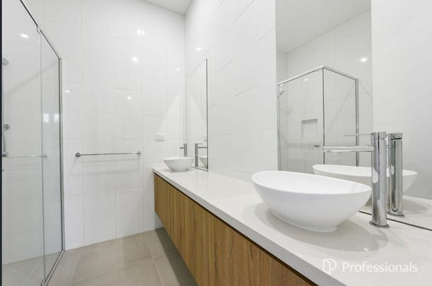 Near-New Family Home – Walk to Sought-After Brentwood Secondary & Glen Waverley South Primary 33 Crocus Crescent, Glen Waverley - Photo 1