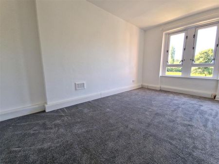 3 bedroom apartment to rent - Photo 4