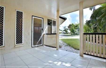 Large Family Home Minutes to Excellent Schools. - Photo 3