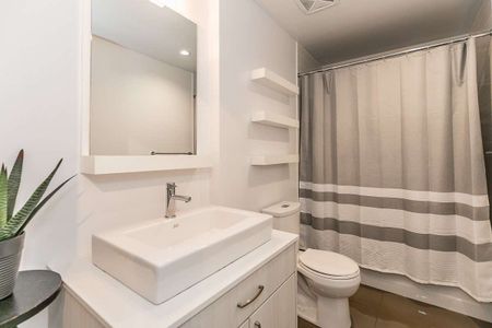 For Lease - 9201 Yonge Street, Richmond Hill, Ontario - Photo 2