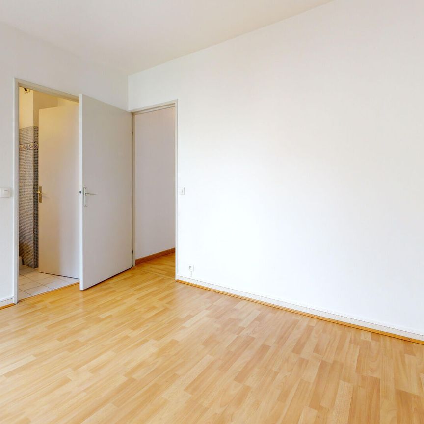 À louer : Charmant appartement 2 pièces à Mulhouse avec balcon et garage fermé en sous sol ! - Photo 1