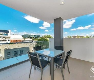 The Milton- One Bedroom Apartment-NO CARPARK - Photo 3