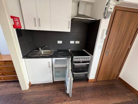 1 bedroom flat to rent - Photo 2