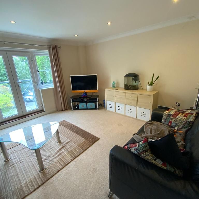 1 bedroom in a house share to rent - Photo 1