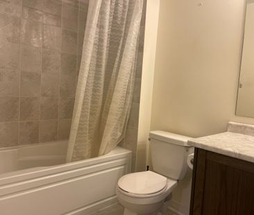 For Lease - 33 Brixham Lane, Brampton, Ontario - Photo 3