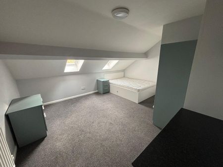 6 bedroom flat to rent - Photo 4