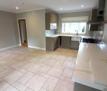 4 bedroom detached house to rent - Photo 3
