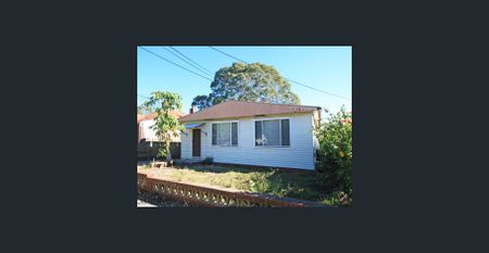 HANDY LOCATION - Photo 4