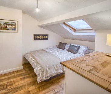 Room 4, 33 Farnham Street, Belfast, BT7 2FL - Photo 4