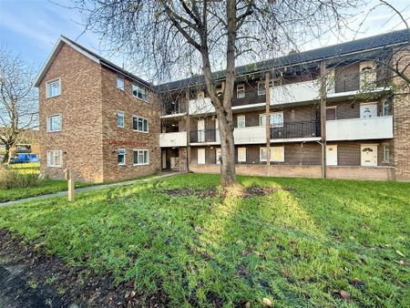 2 bedroom flat to rent - Photo 2