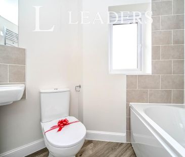 3 bedroom detached house to rent - Photo 2