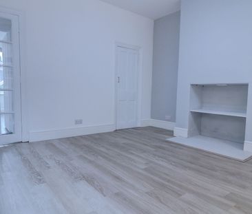 3 bedroom semi detached house to rent - Photo 2