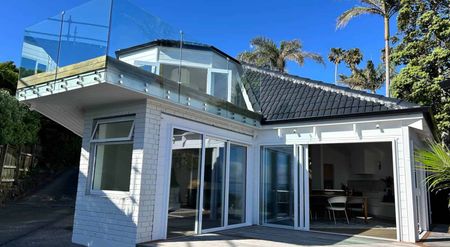 Unbeatable Cliff Top Luxury: Your Rare Find Aw... - Photo 2