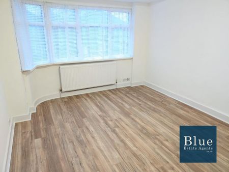 4 bedroom semi-detached house to rent - Photo 3