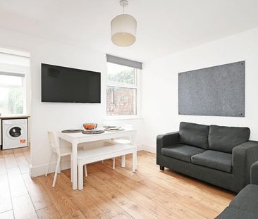 4 bedroom terraced house to rent - Photo 4