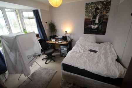 5 bedroom semi-detached house to rent - Photo 5