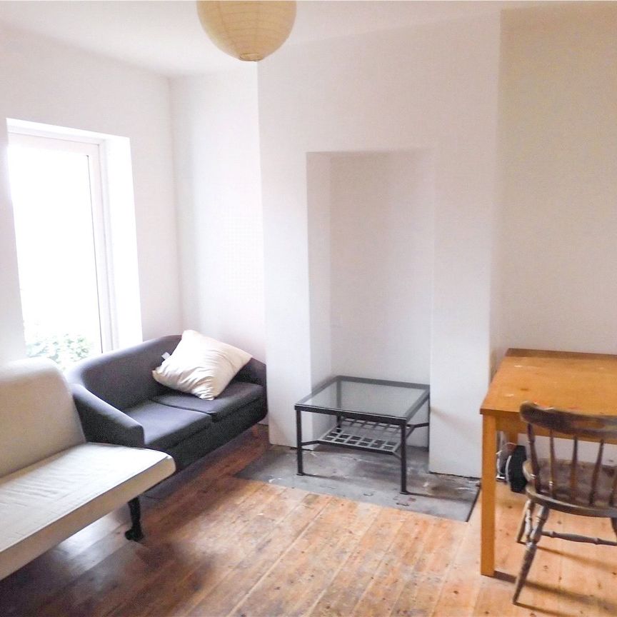 6 bedroom terraced house to rent - Photo 1