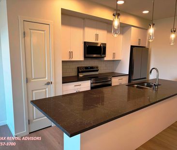 BRAND NEW MOUNTAIN VIEW 1 BED 1 BATH 3RD-FLOOR APARTMENT WITH ON-SI... - Photo 4