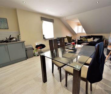 2 bedroom Flat in Aire Street, Leeds - Photo 3