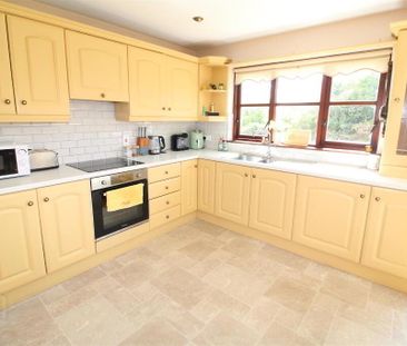 10 Blackthorn Road, Newtownabbey, BT37 0GH - Photo 2