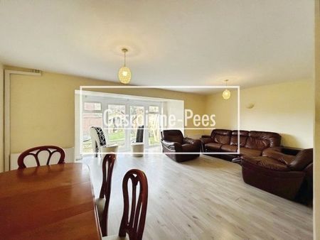 Priestwood, RG42 - Photo 3